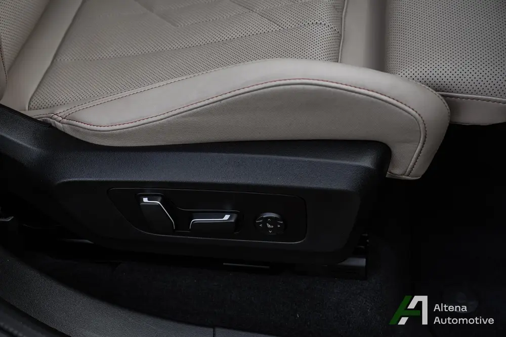 BMW X3 M50 panoramadak uit 2024, foto 9