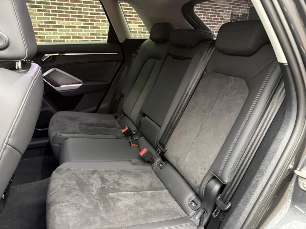 Audi Q3 35 TFSI S-Line uit 2021, foto 18