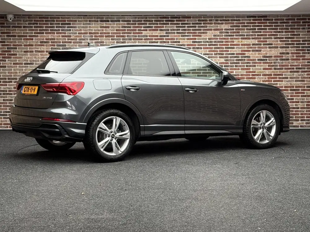 Audi Q3 35 TFSI S-Line uit 2021, foto 2