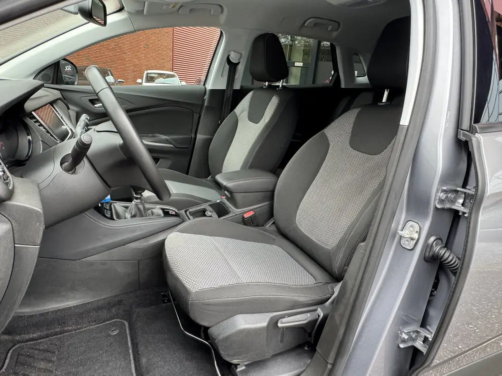 Opel Grandland X 1.2 Turbo Innovation 130PK // LED // CAMERA uit 2019, foto 11