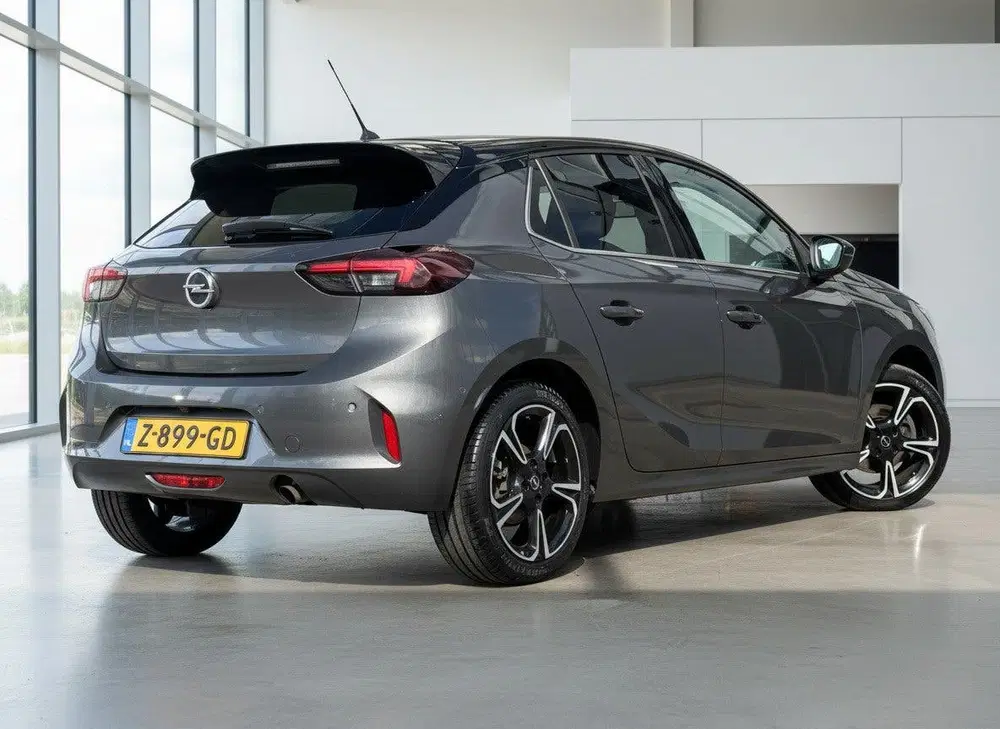 Opel Corsa 1.2 GS Line uit 2020, foto 2