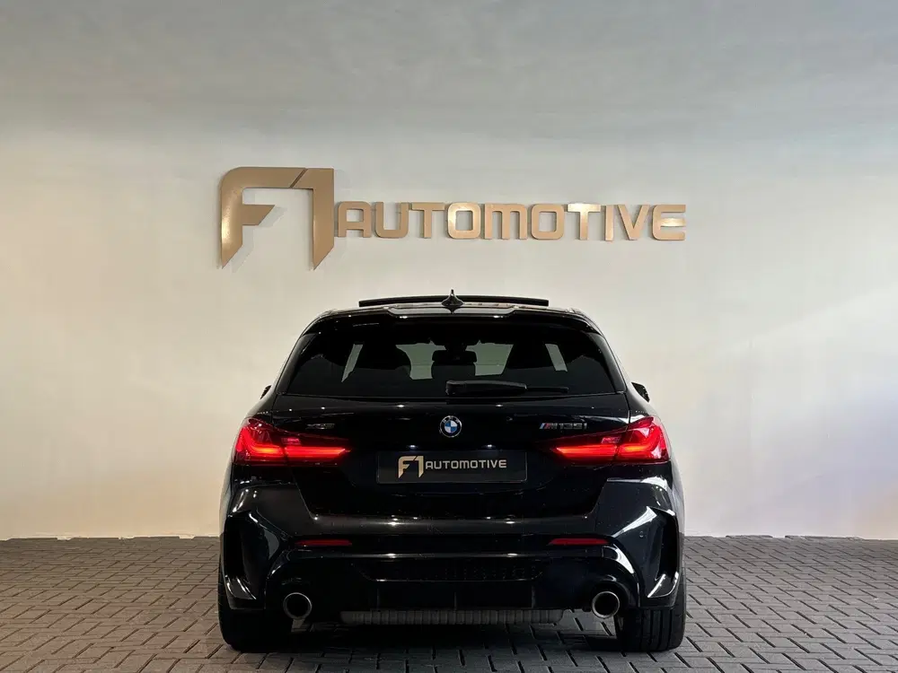 BMW 1-serie M135i xDrive Executive Pano uit 2021, foto 11
