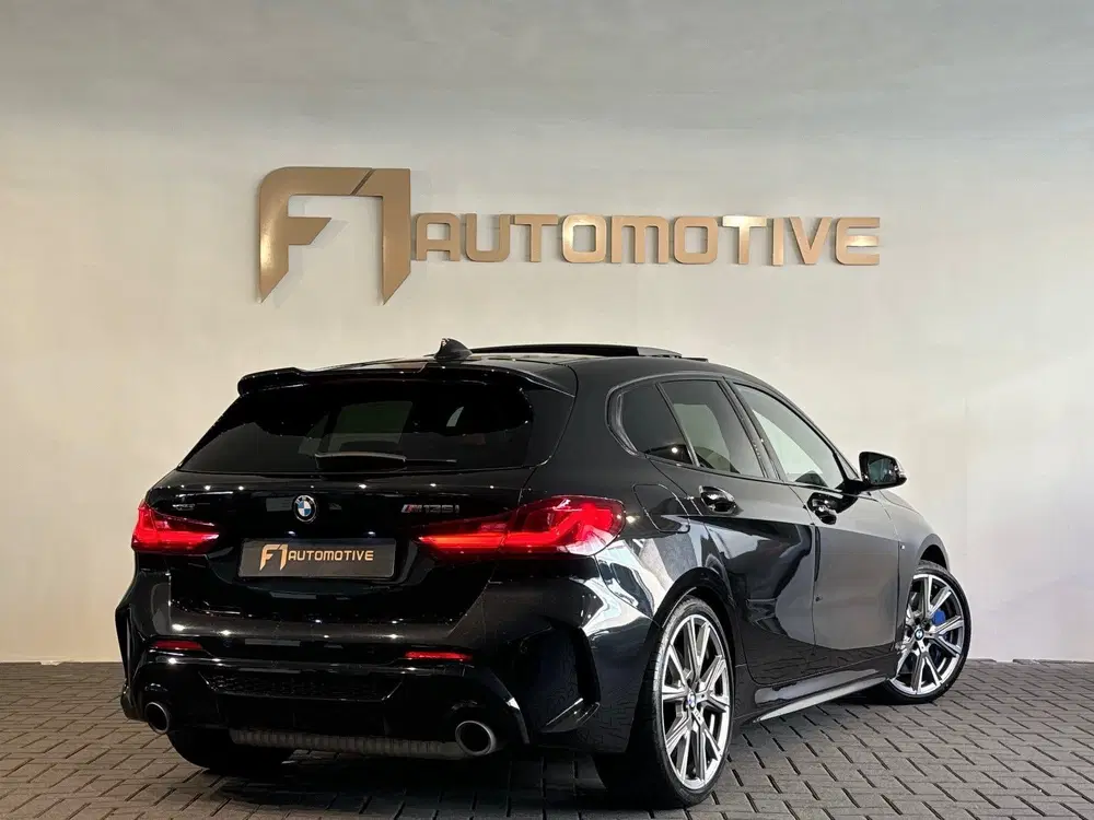 BMW 1-serie M135i xDrive Executive Pano uit 2021, foto 3