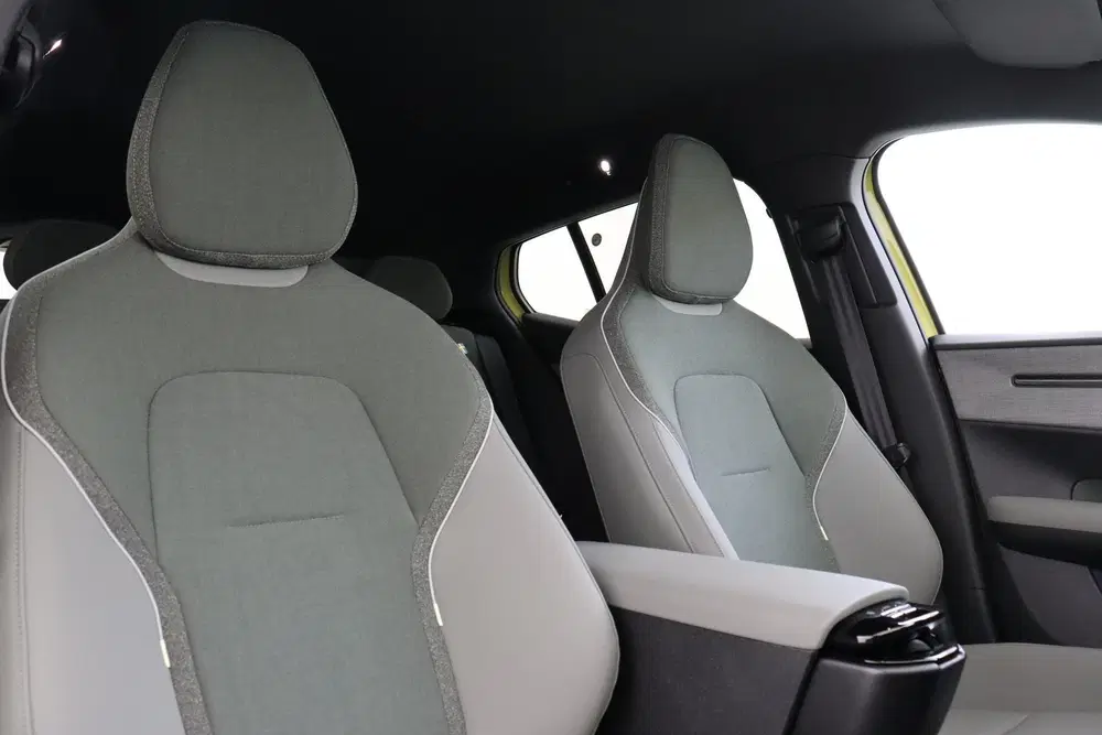Volvo EX30 SINGLE MOTOR PLUS 51 kWh -HARMAN uit 2024, foto 10
