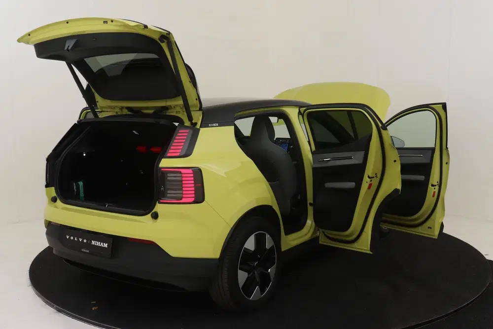 Volvo EX30 SINGLE MOTOR PLUS 51 kWh -HARMAN uit 2024, foto 19