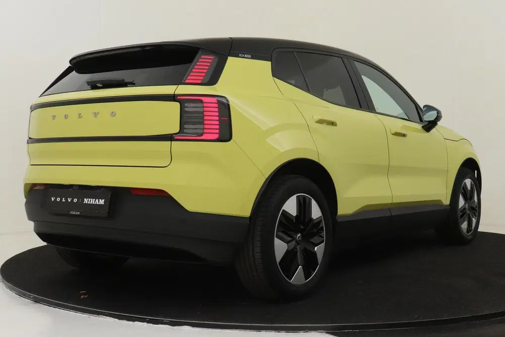 Volvo EX30 SINGLE MOTOR PLUS 51 kWh -HARMAN uit 2024, foto 3