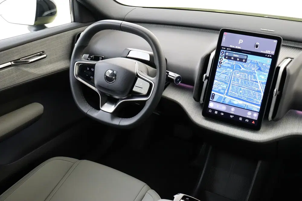 Volvo EX30 SINGLE MOTOR PLUS 51 kWh -HARMAN uit 2024, foto 6
