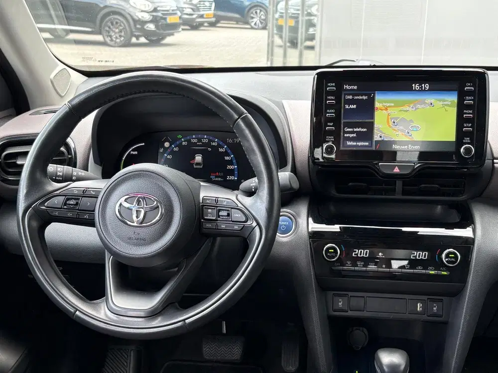 Toyota Yaris Cross 1.5 Hybrid Executive Navigatie uit 2022, foto 15