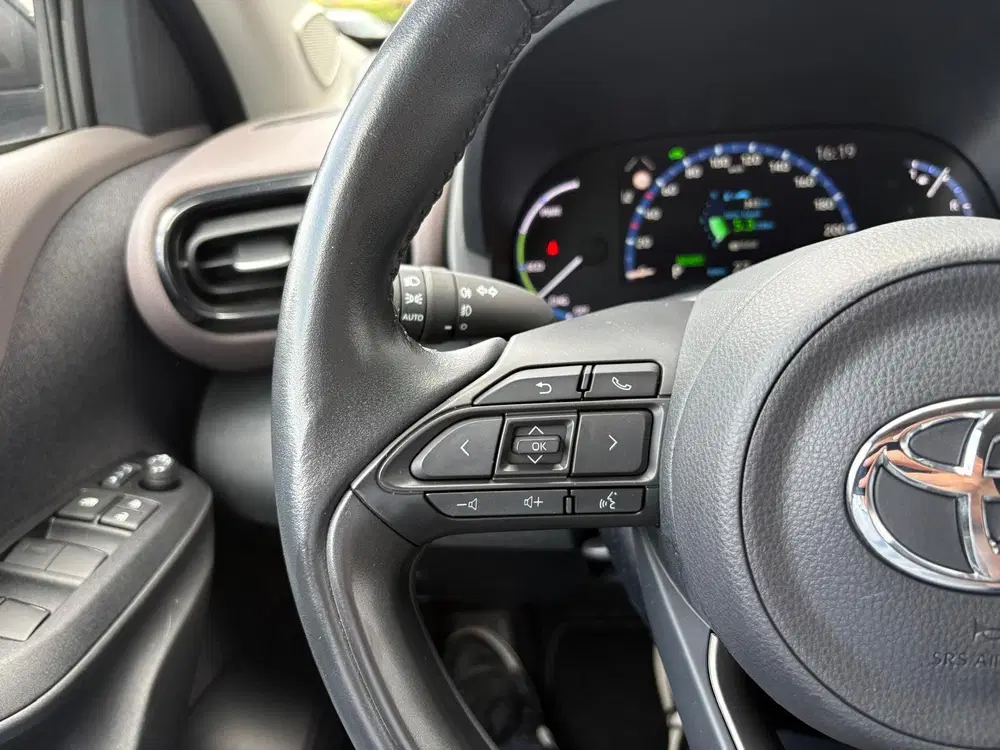 Toyota Yaris Cross 1.5 Hybrid Executive Navigatie uit 2022, foto 16