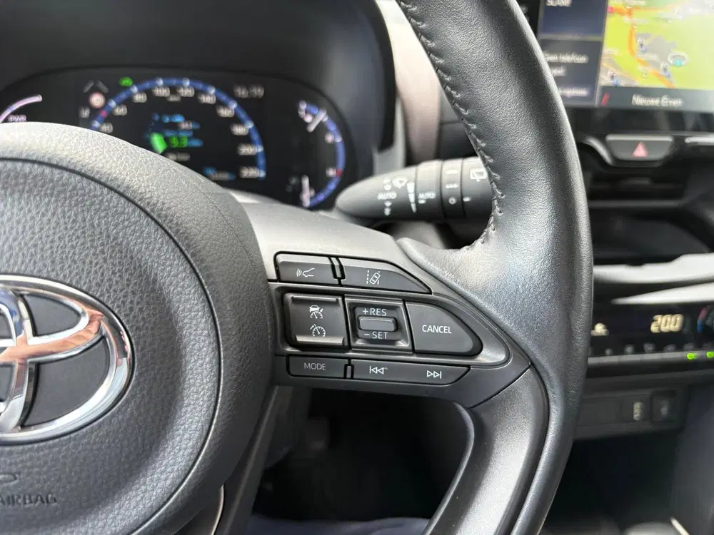 Toyota Yaris Cross 1.5 Hybrid Executive Navigatie uit 2022, foto 17