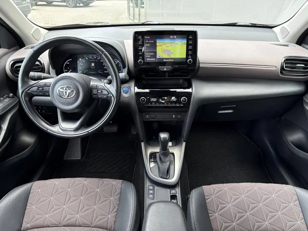 Toyota Yaris Cross 1.5 Hybrid Executive Navigatie uit 2022, foto 6