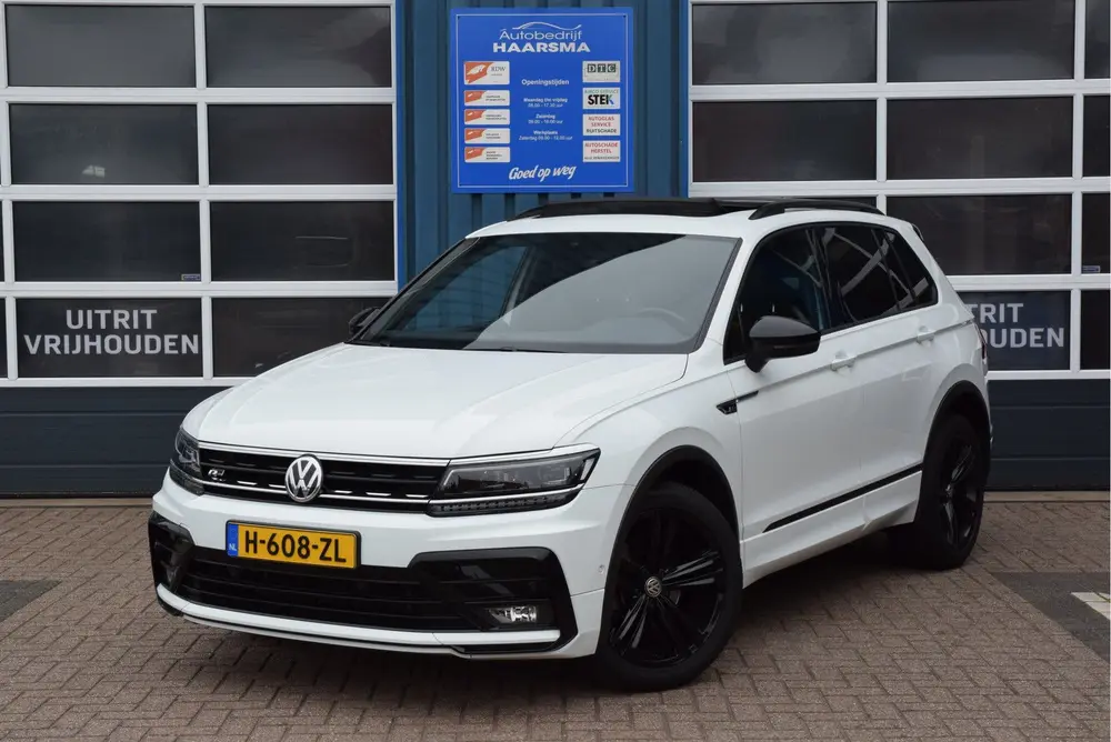 Volkswagen Tiguan 1.5 TSI ACT Highline Business R Line Panor uit 2020