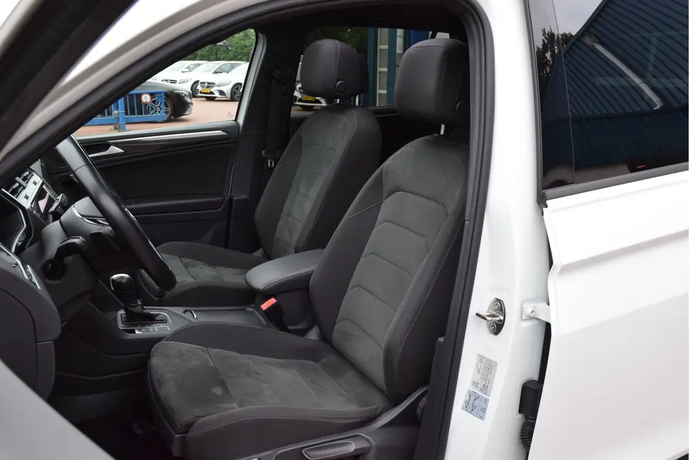 Volkswagen Tiguan 1.5 TSI ACT Highline Business R Line Panor uit 2020, foto 4
