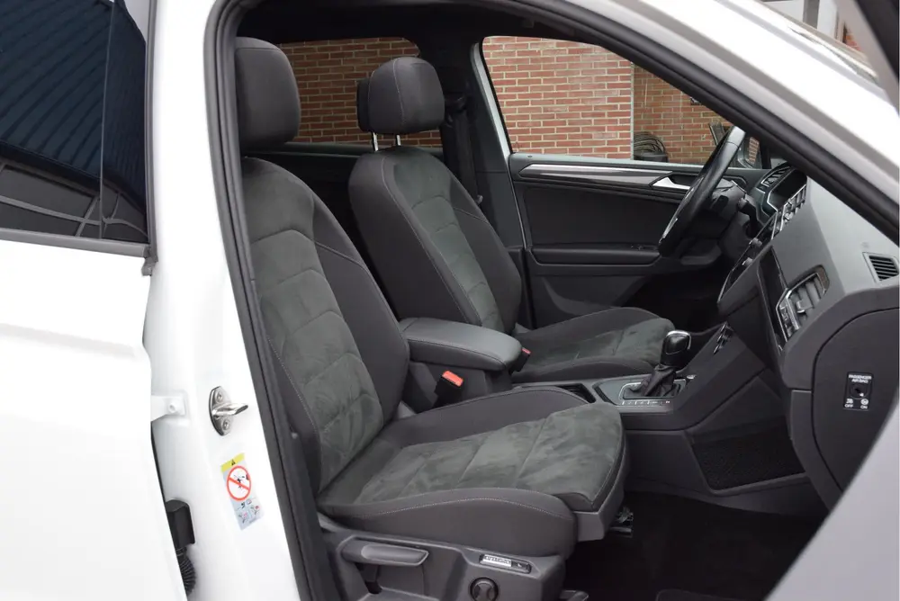 Volkswagen Tiguan 1.5 TSI ACT Highline Business R Line Panor uit 2020, foto 6