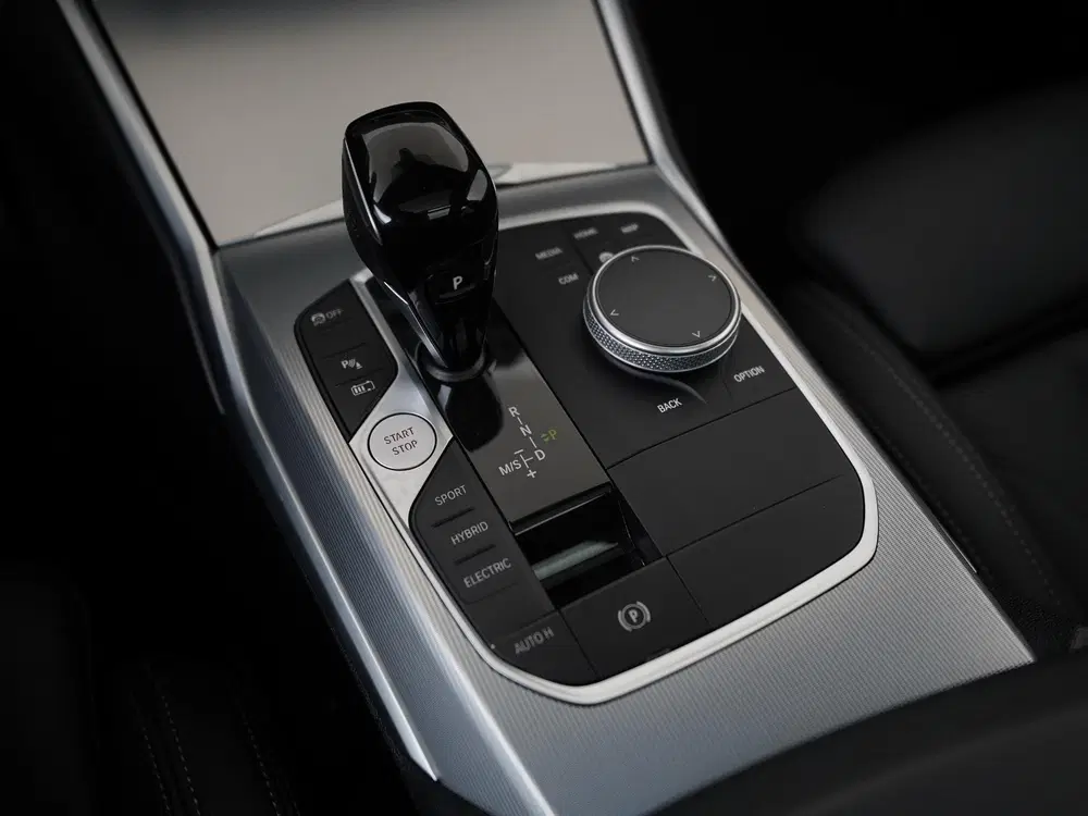BMW 3-serie 330e xDrive M Sport Shadow uit 2022, foto 12