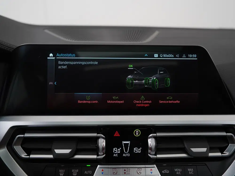 BMW 3-serie 330e xDrive M Sport Shadow uit 2022, foto 18