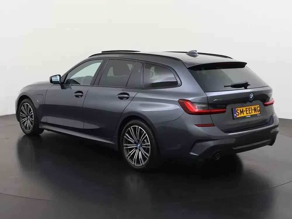 BMW 3-serie 330e xDrive M Sport Shadow uit 2022, foto 7