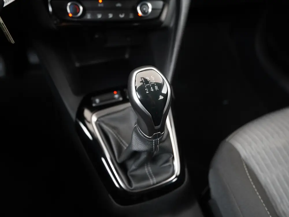 Opel Corsa 1.2 Edition uit 2022, foto 12