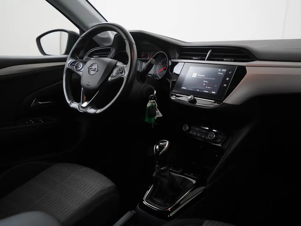 Opel Corsa 1.2 Edition uit 2022, foto 2