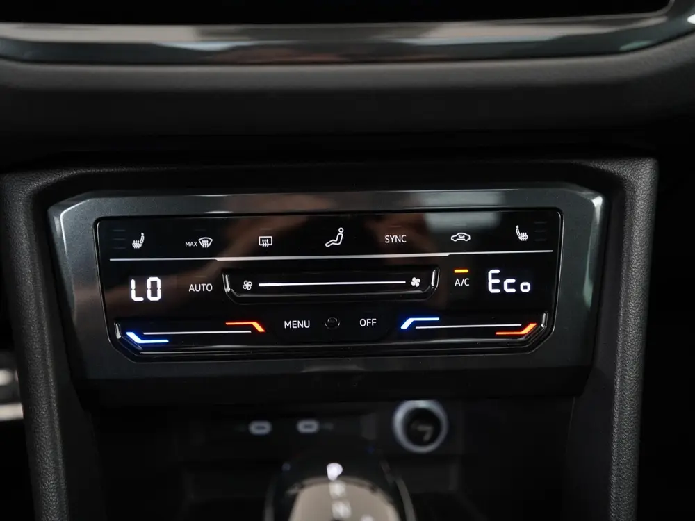 Volkswagen Tiguan 1.4 TSI eHybrid Active | Trekhaak | Head U uit 2022, foto 13