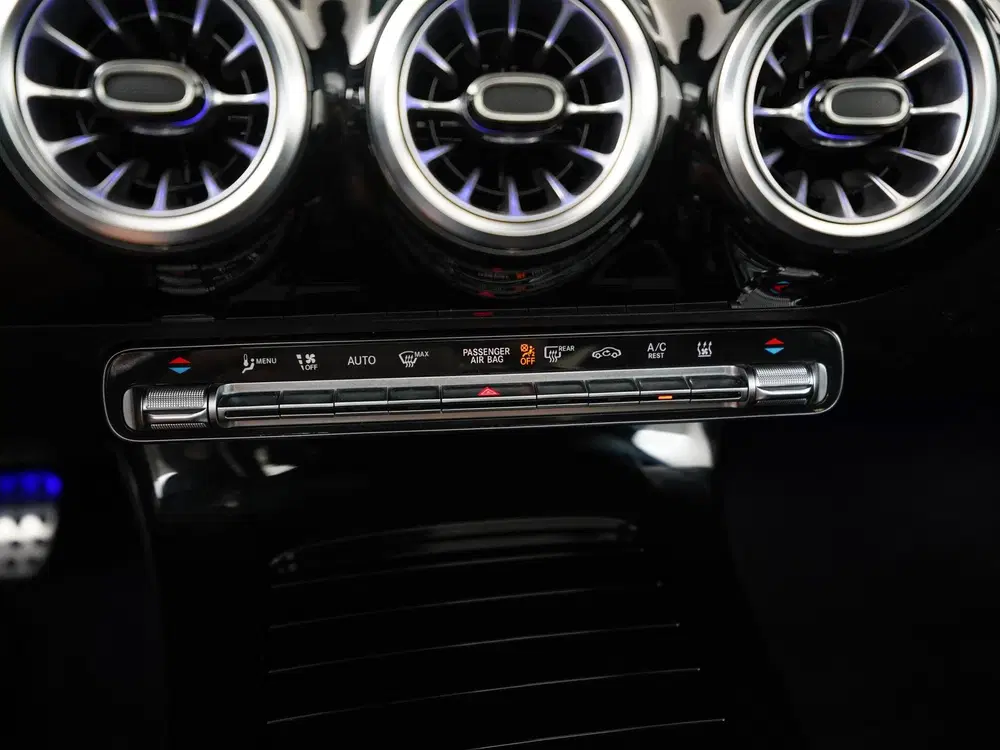 Mercedes-Benz CLA 250e AMG Night uit 2022, foto 12