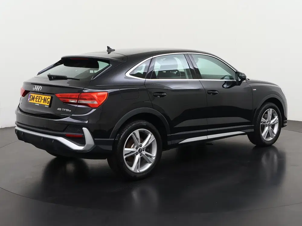 Audi Q3 45 TFSIe S-Line Ext uit 2022, foto 4