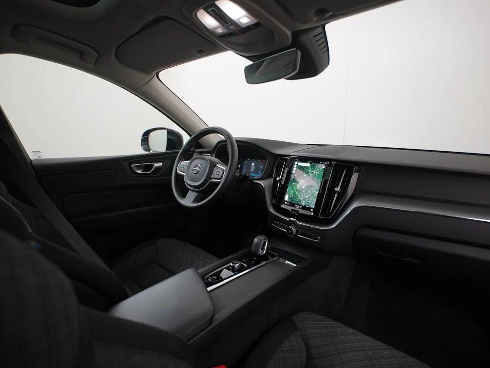 Volvo XC60 T6 Long Range AWD Core Bright uit 2023, foto 2