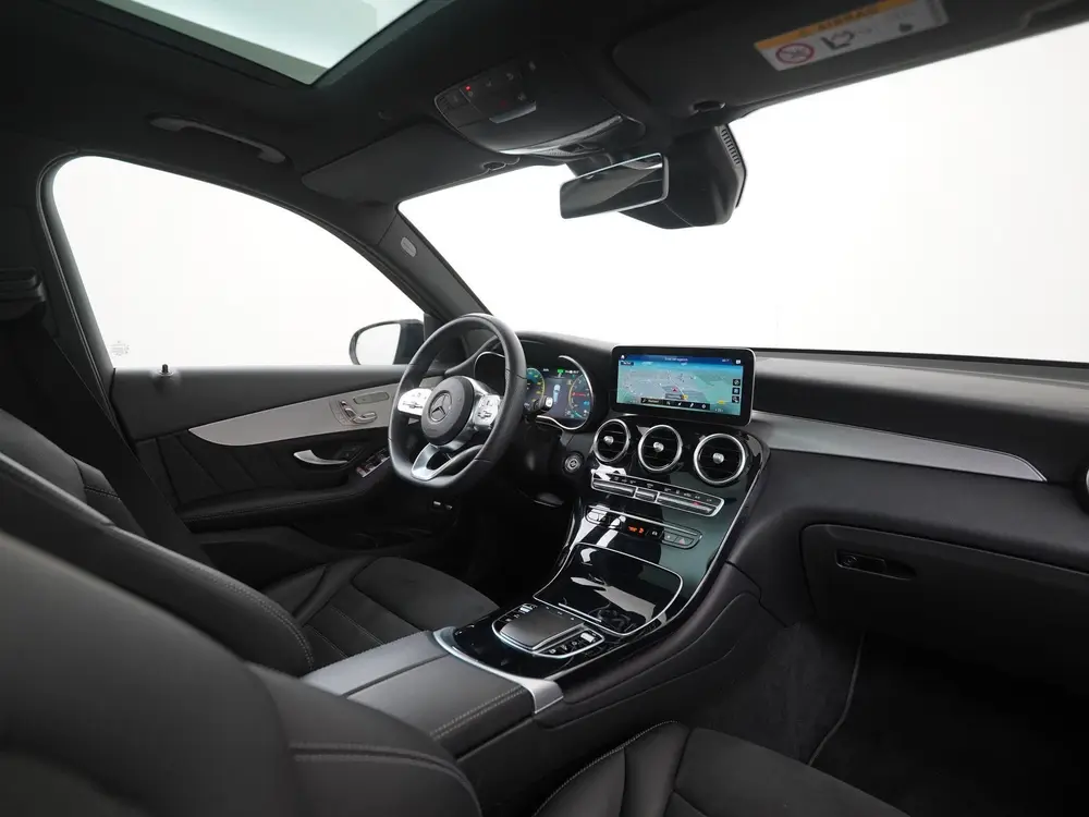 Mercedes-Benz GLC 300e 4MATIC AMG Night uit 2021, foto 2