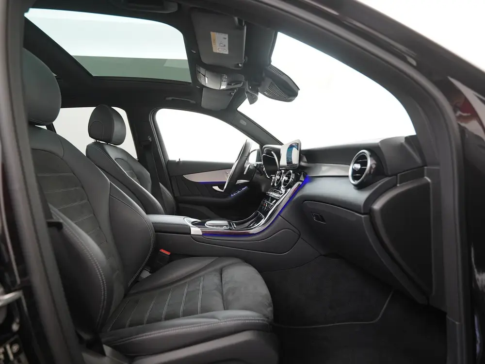 Mercedes-Benz GLC 300e 4MATIC AMG Night uit 2021, foto 3