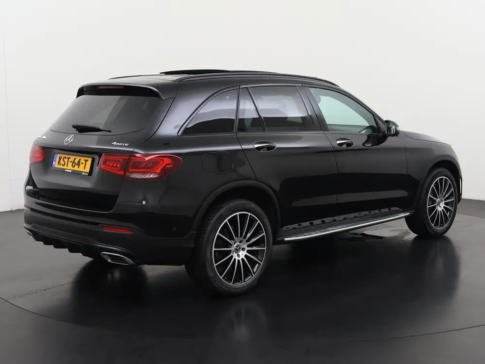 Mercedes-Benz GLC 300e 4MATIC AMG Night uit 2021, foto 4