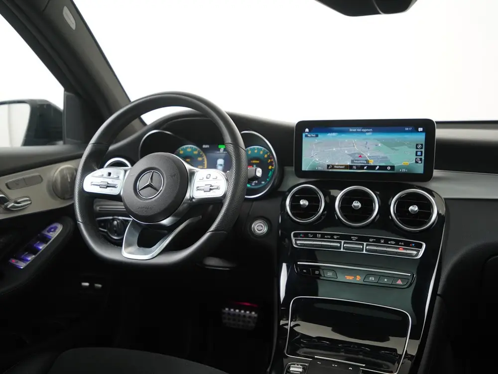 Mercedes-Benz GLC 300e 4MATIC AMG Night uit 2021, foto 5