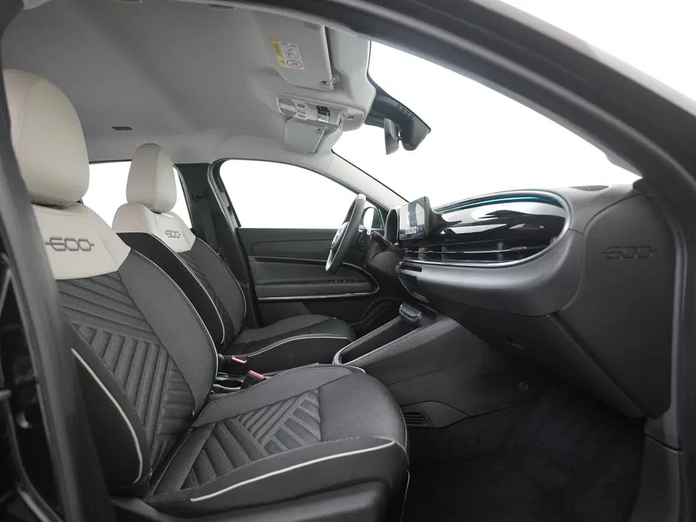 Fiat 600 1.2 Hybrid Urban uit 2024, foto 3