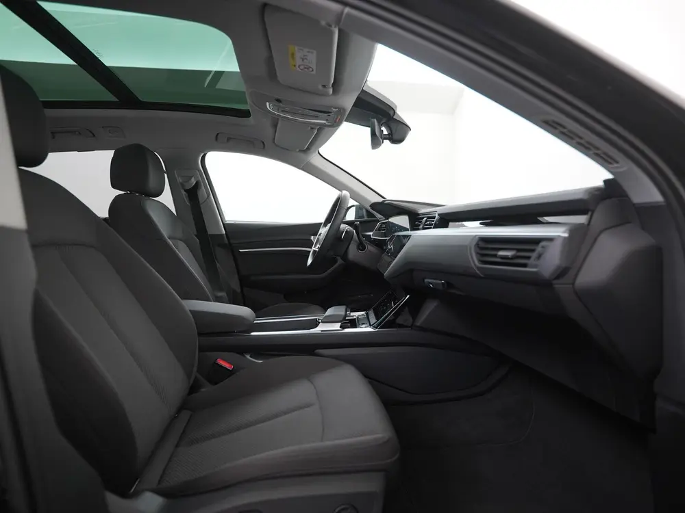 Audi e-tron 55 quattro 95 kWh uit 2022, foto 3