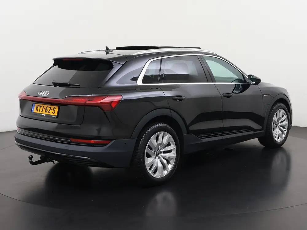 Audi e-tron 55 quattro 95 kWh uit 2022, foto 4