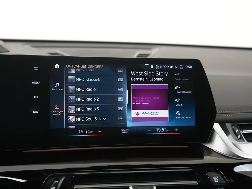 BMW iX1 xDrive30 Launch Edition 67 kWh uit 2023, foto 12