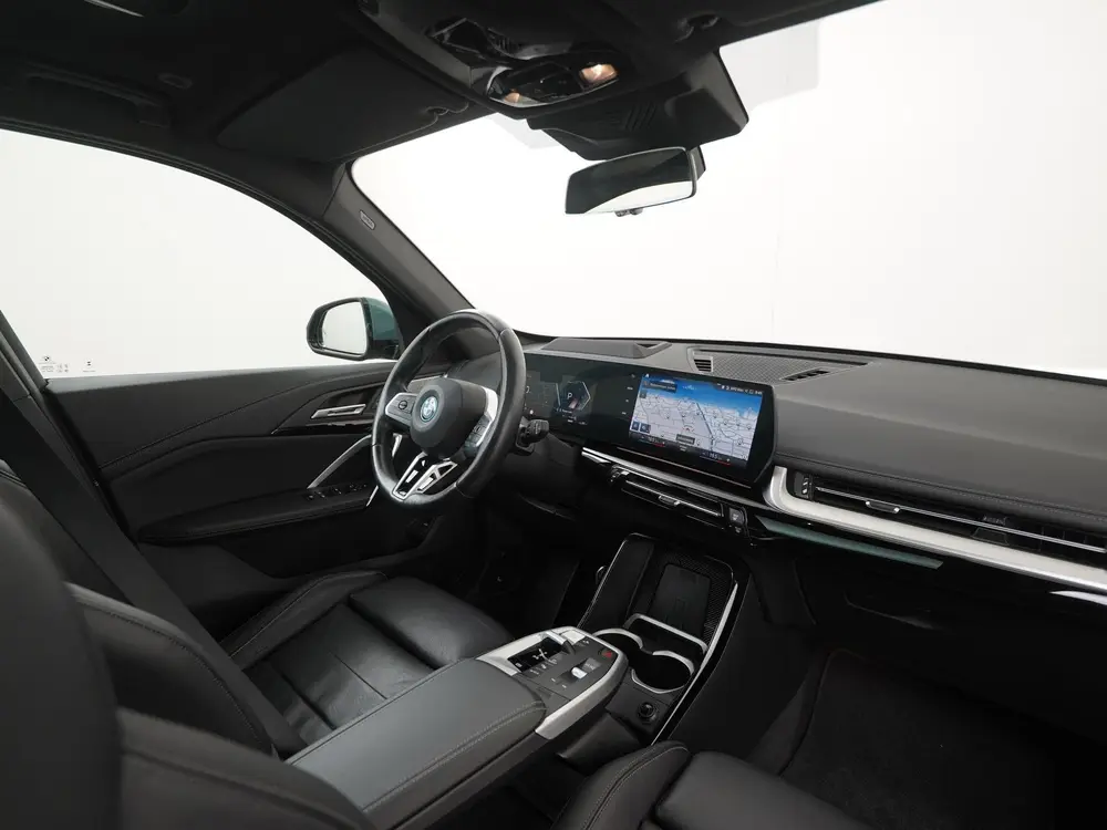 BMW iX1 xDrive30 Launch Edition 67 kWh uit 2023, foto 2