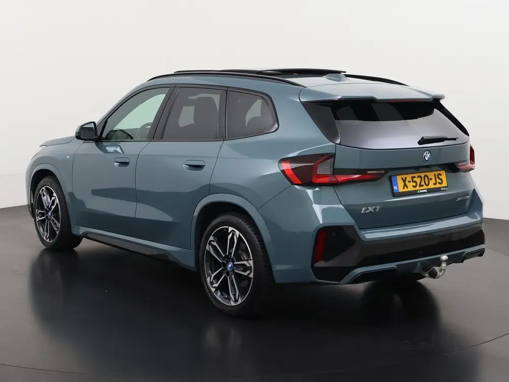 BMW iX1 xDrive30 Launch Edition 67 kWh uit 2023, foto 6