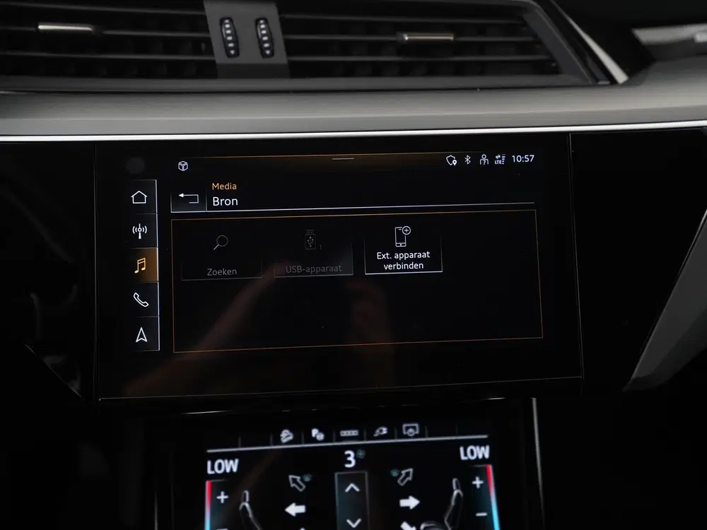 Audi e-tron 55 quattro 95 kWh uit 2023, foto 17