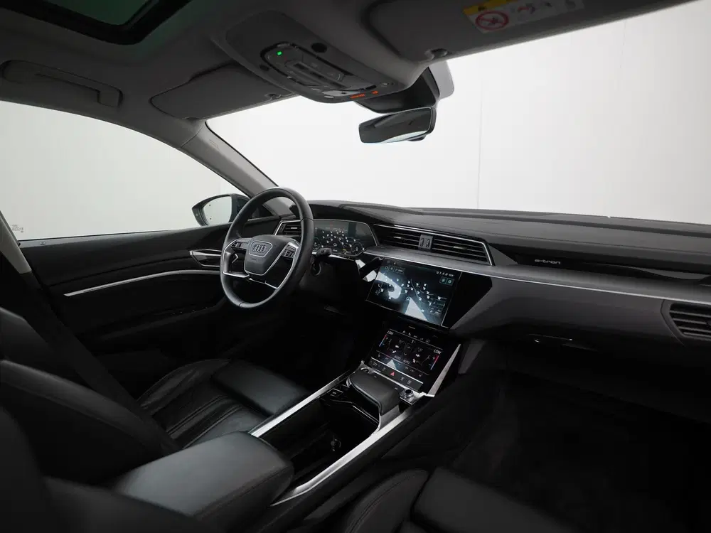 Audi e-tron 55 quattro 95 kWh uit 2023, foto 2