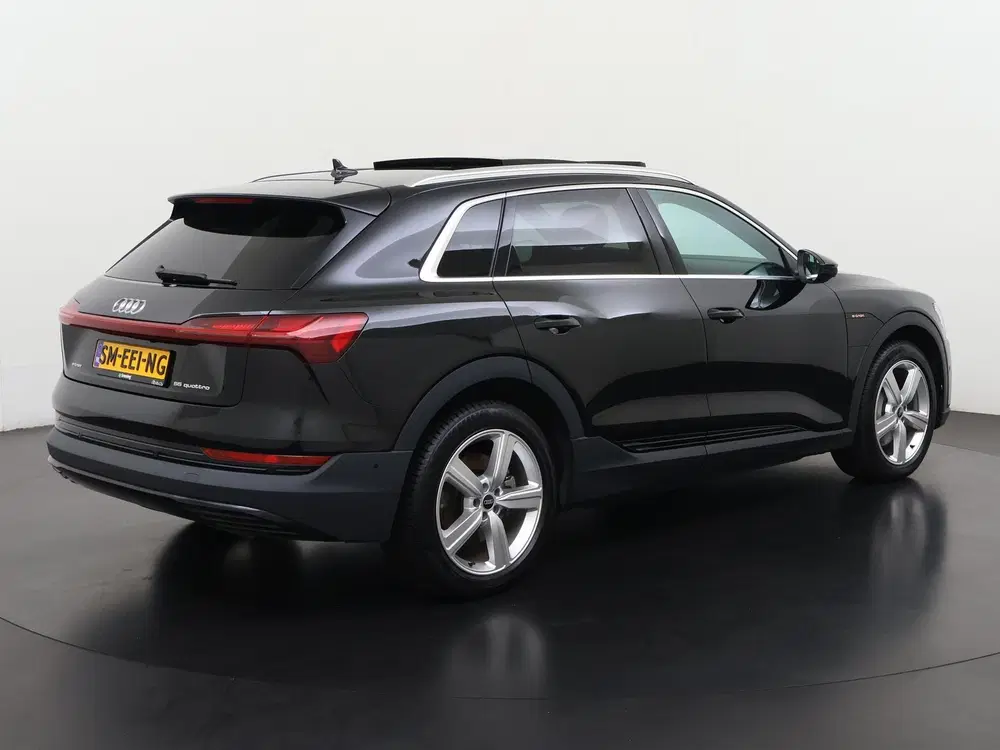 Audi e-tron 55 quattro 95 kWh uit 2023, foto 4