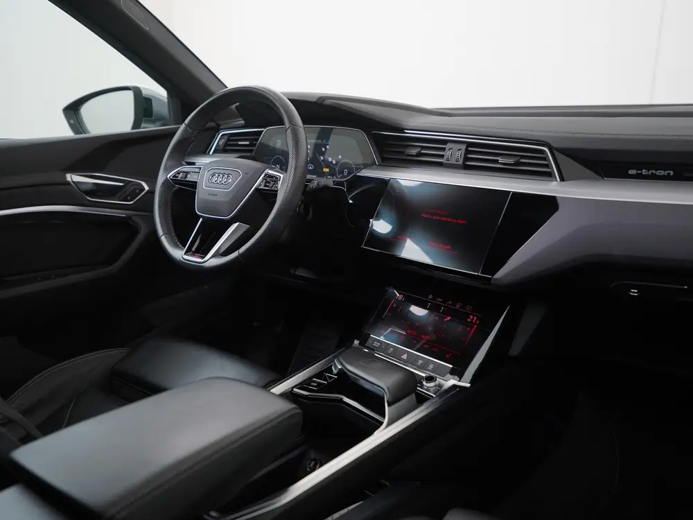 Audi e-tron S quattro 95 kWh S-Line uit 2023, foto 2