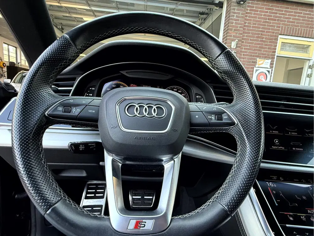 Audi Q8 55 TFSI e quattro Pro Line Plus 22'' uit 2021, foto 12