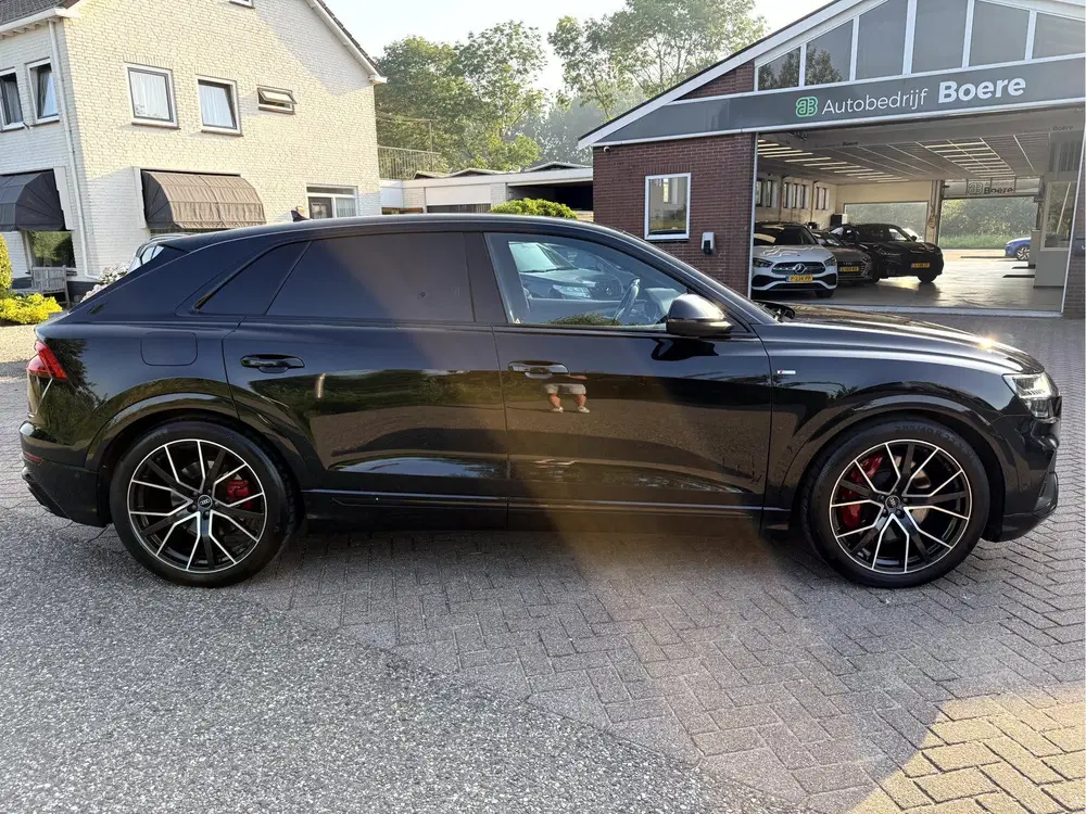 Audi Q8 55 TFSI e quattro Pro Line Plus 22'' uit 2021, foto 2