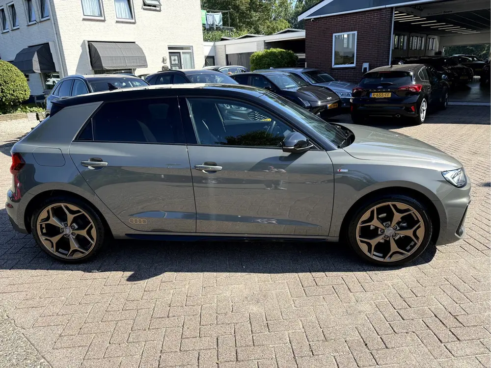 Audi A1 25 TFSI edition one S-Line Led uit 2019, foto 2