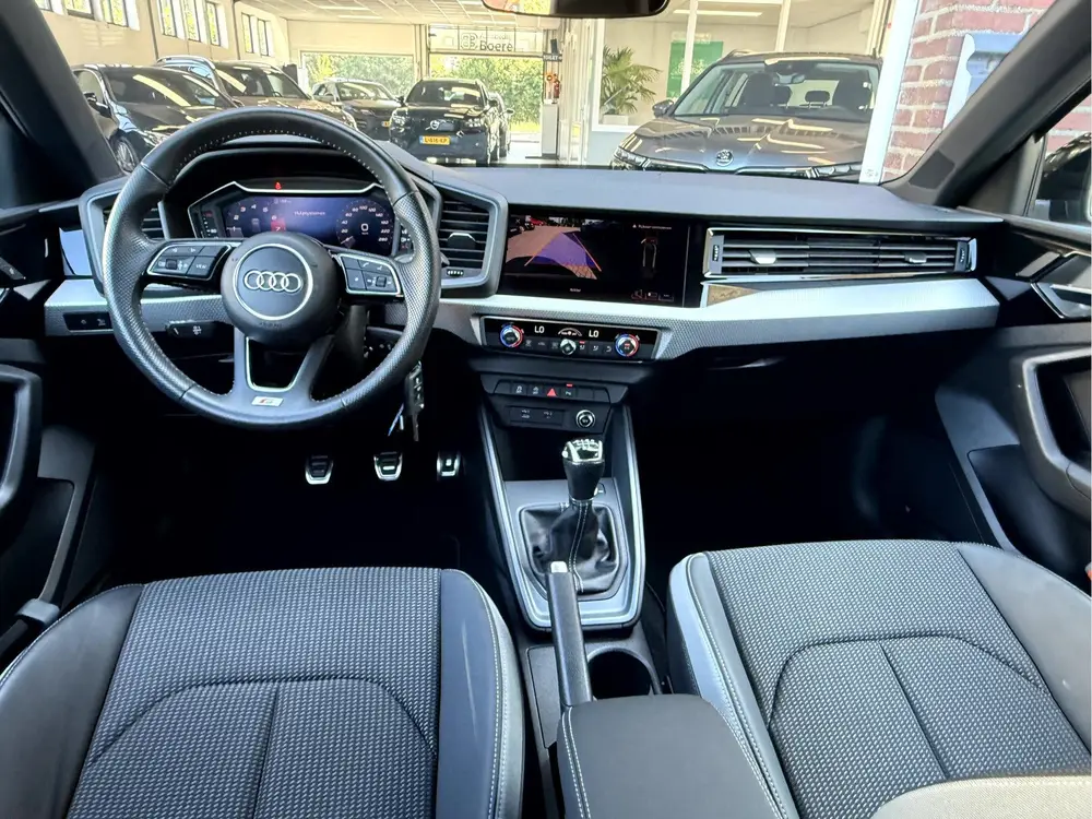 Audi A1 25 TFSI edition one S-Line Led uit 2019, foto 7