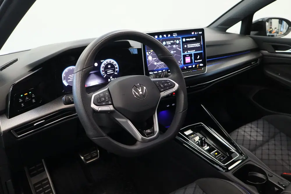 Volkswagen Golf 1.5 eTSI R-Line Edition Panoramadak IQ-Led 2 uit 2024, foto 5
