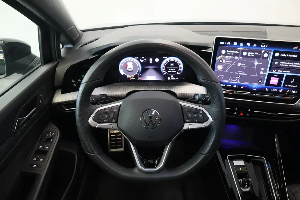 Volkswagen Golf 1.5 eTSI R-Line Edition Panoramadak IQ-Led 2 uit 2024, foto 7