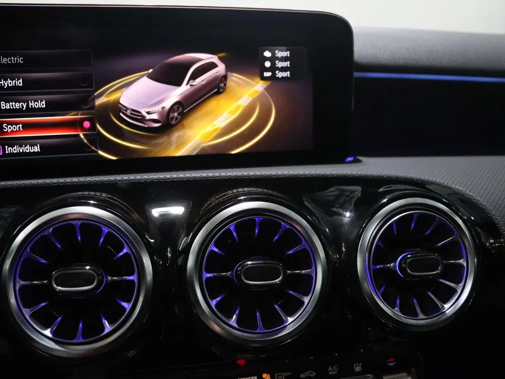 Mercedes-Benz A-Klasse 250 e Business Solution AMG uit 2025, foto 16
