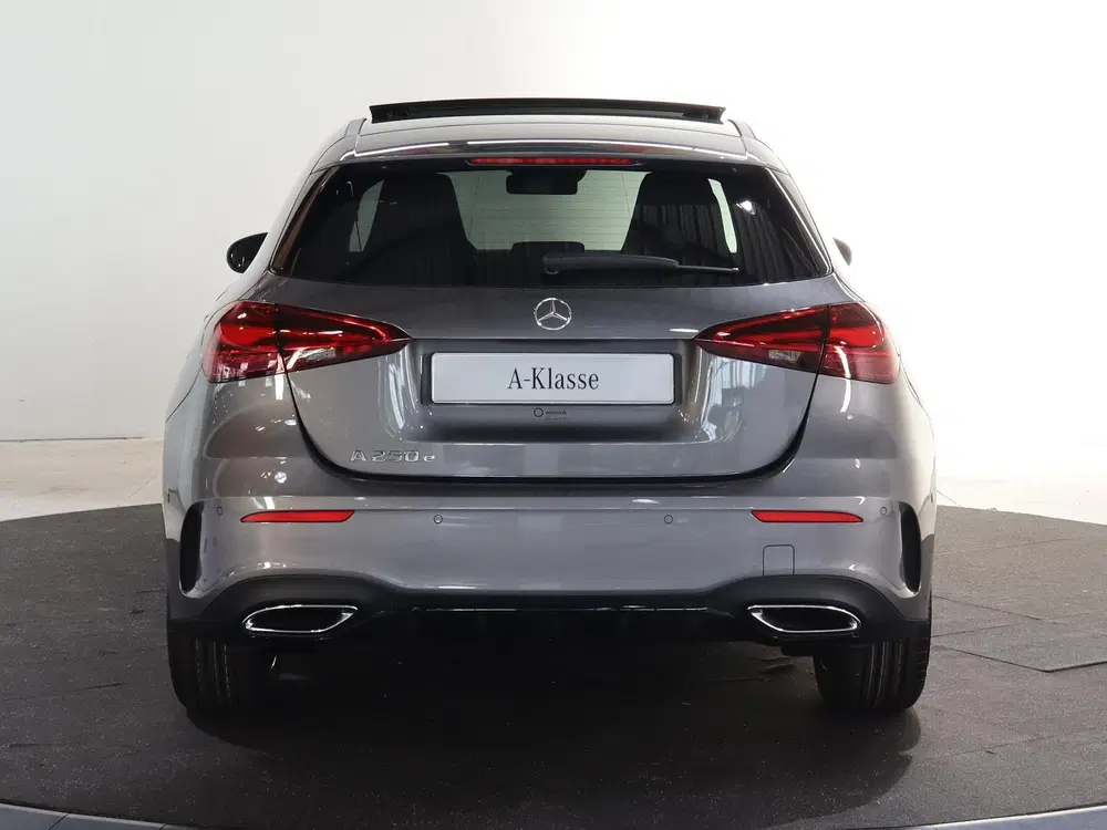 Mercedes-Benz A-Klasse 250 e Business Solution AMG uit 2025, foto 4