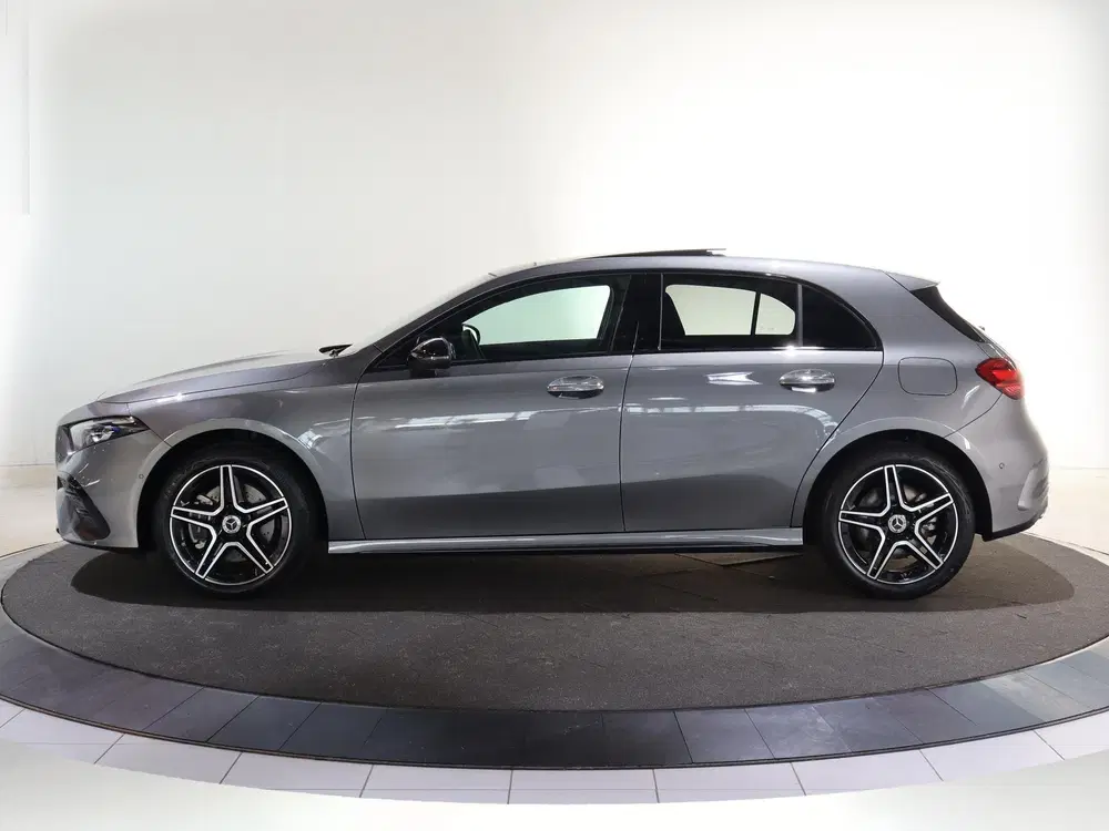 Mercedes-Benz A-Klasse 250 e Business Solution AMG uit 2025, foto 5
